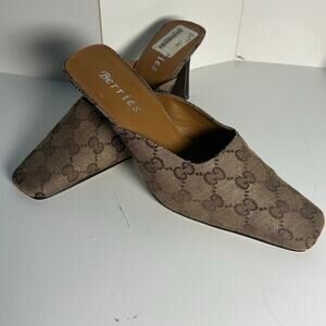 New Berries brown square toe mules size 8.5